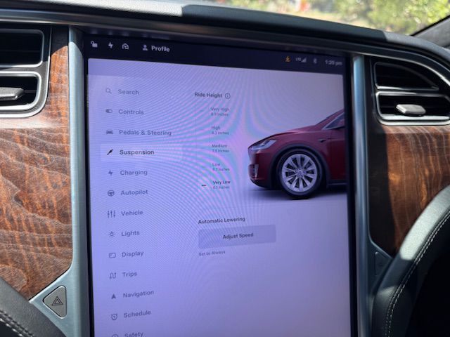 2017 Tesla Model X Image 29