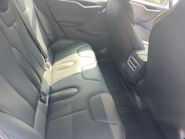 2016 Tesla Model S Image 5