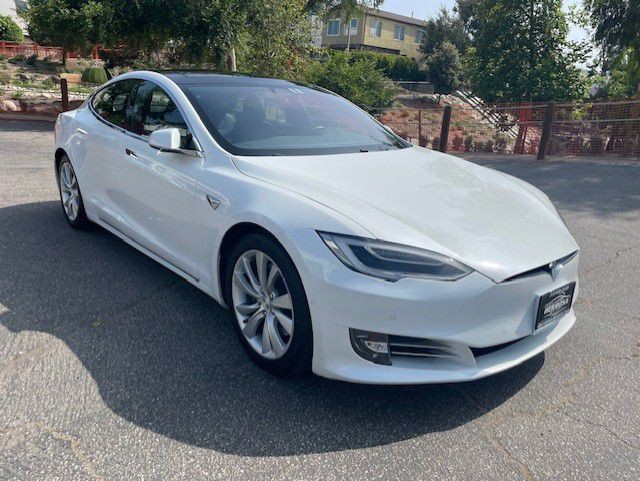 2016 Tesla Model S Image 9