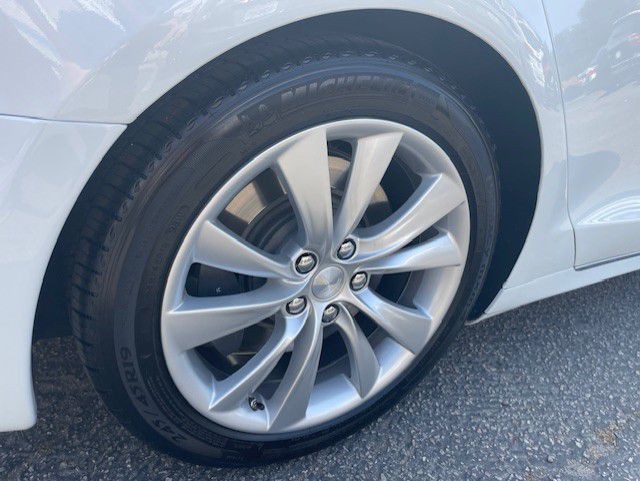 2016 Tesla Model S Image 12