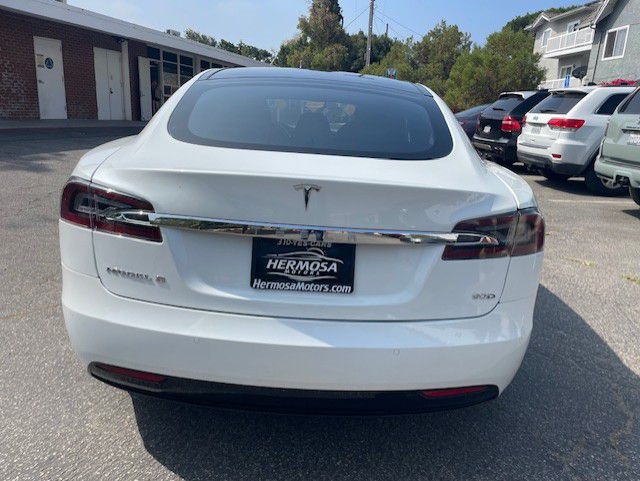 2016 Tesla Model S Image 15