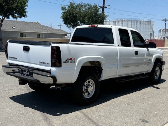 2004 Chevrolet Silverado 1500 Image 2