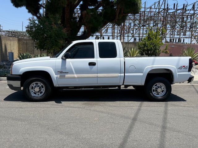 2004 Chevrolet Silverado 1500 Image 3
