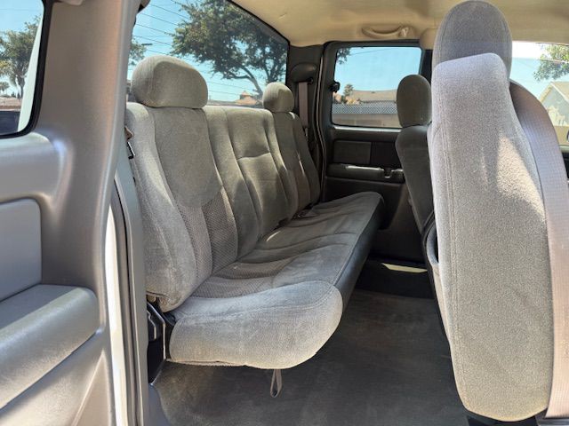 2004 Chevrolet Silverado 1500 Image 12