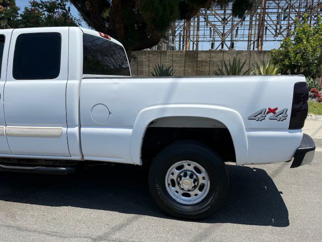 2004 Chevrolet Silverado 1500 Image 18