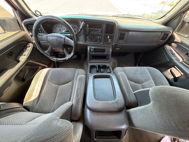 2004 Chevrolet Silverado 1500 Image 25