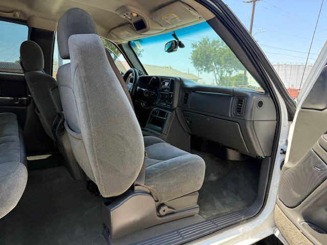 2004 Chevrolet Silverado 1500 Image 28