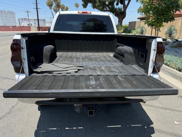 2004 Chevrolet Silverado 1500 Image 29