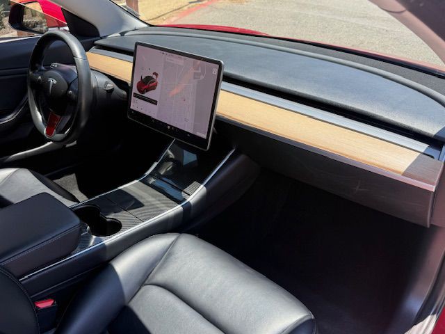 2018 Tesla Model 3 Image 18