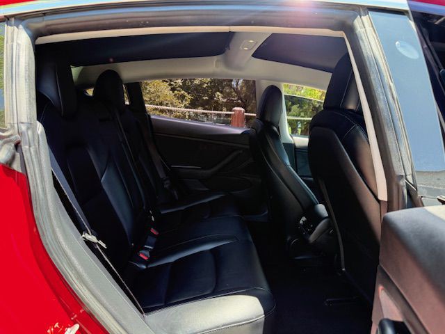 2018 Tesla Model 3 Image 21