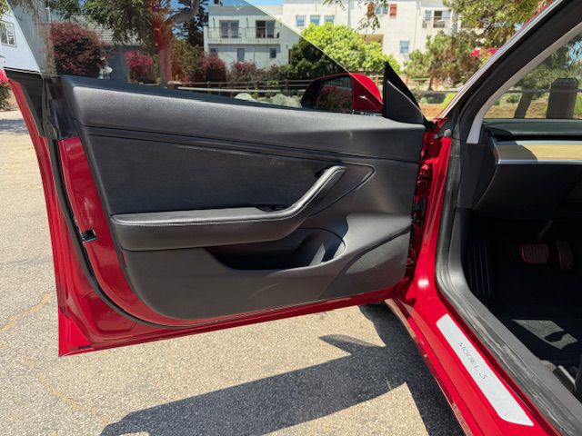 2018 Tesla Model 3 Image 28
