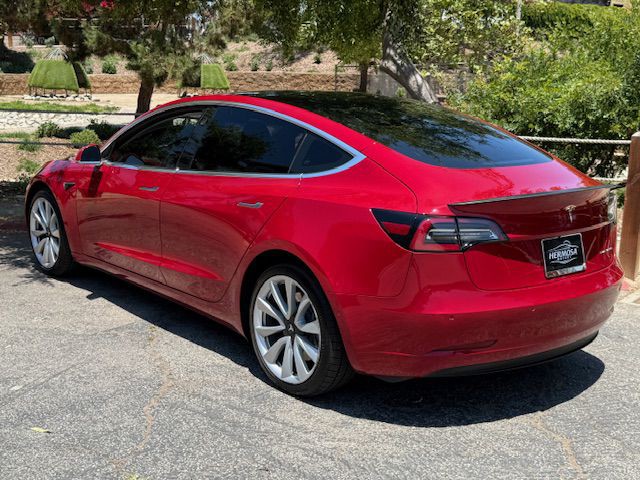 2018 Tesla Model 3 Image 32