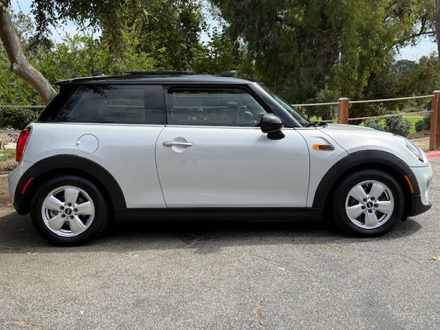 2015 MINI Cooper Image 3