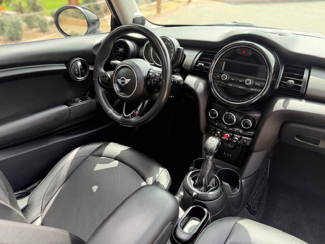 2015 MINI Cooper Image 5