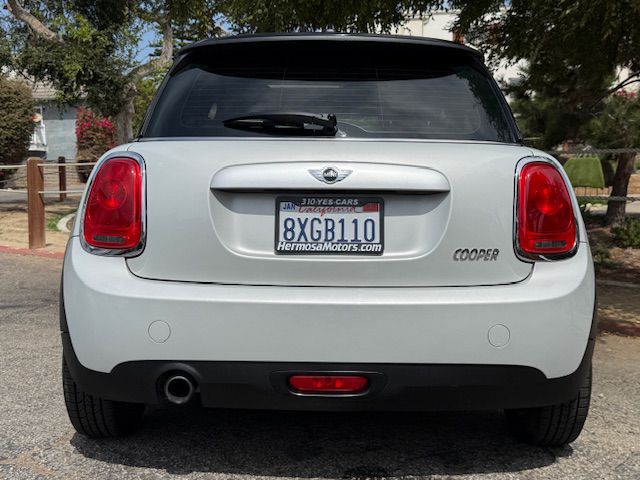2015 MINI Cooper Image 10