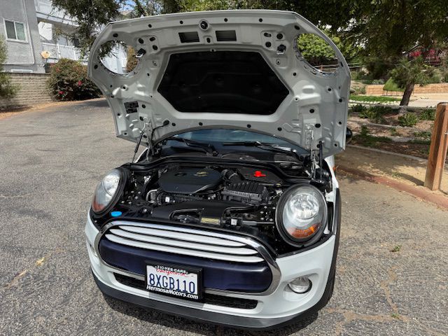 2015 MINI Cooper Image 14