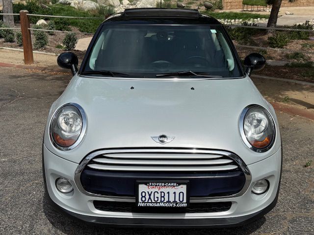 2015 MINI Cooper Image 16