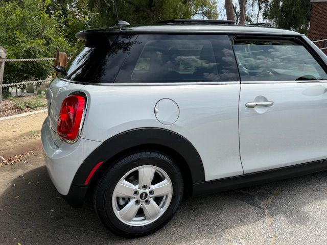 2015 MINI Cooper Image 19