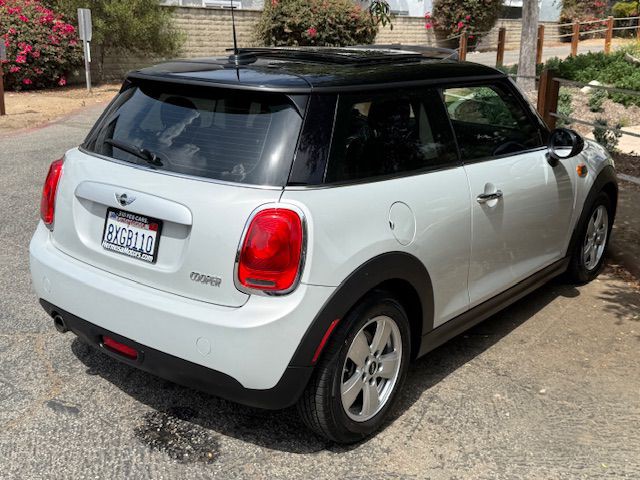2015 MINI Cooper Image 25