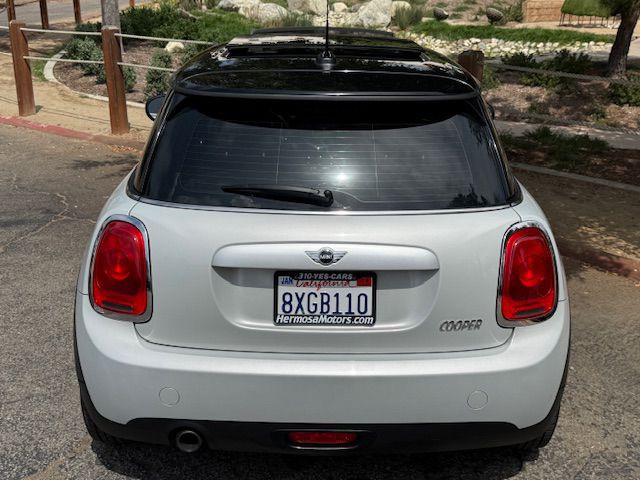 2015 MINI Cooper Image 26