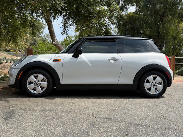 2015 MINI Cooper Image 29