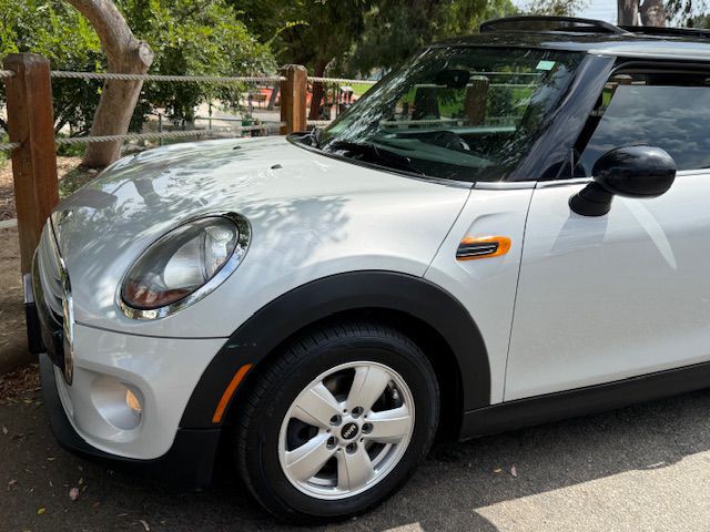 2015 MINI Cooper Image 30