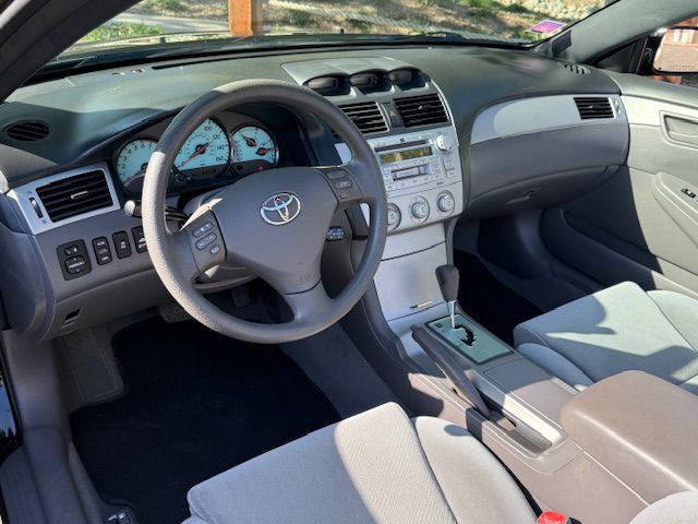 2004 Toyota Camry Image 8