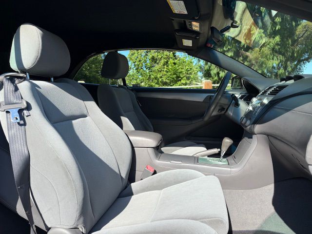 2004 Toyota Camry Image 12