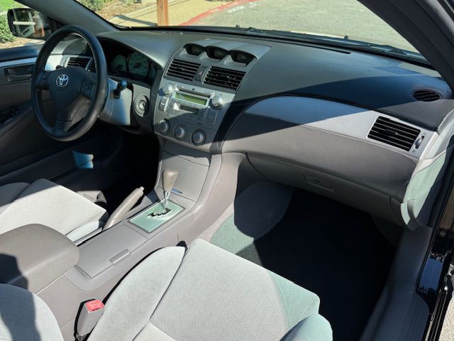 2004 Toyota Camry Image 16