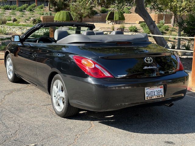 2004 Toyota Camry Image 25