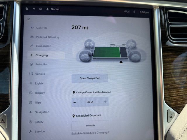 2015 Tesla Model S Image 6
