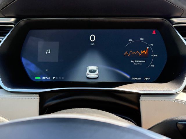 2015 Tesla Model S Image 8