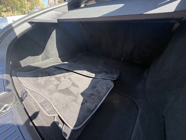 2015 Tesla Model S Image 24