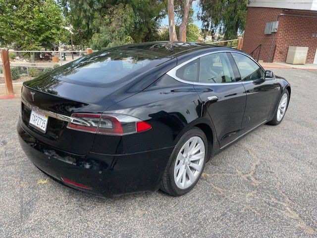 2016 Tesla Model S Image 2