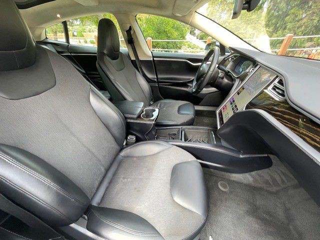 2016 Tesla Model S Image 6