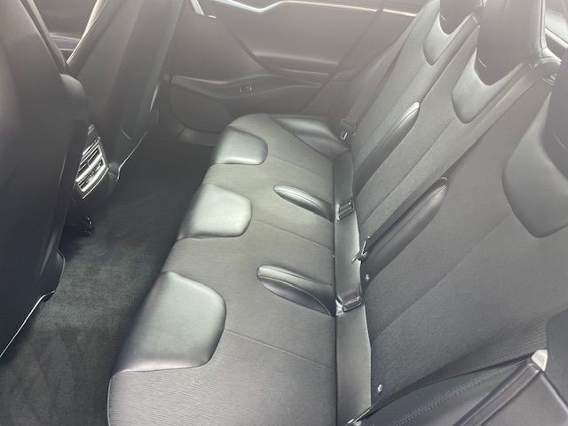 2016 Tesla Model S Image 14