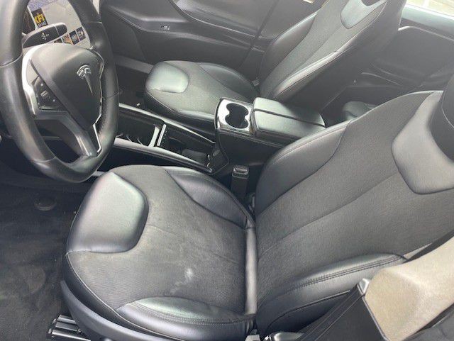 2016 Tesla Model S Image 16