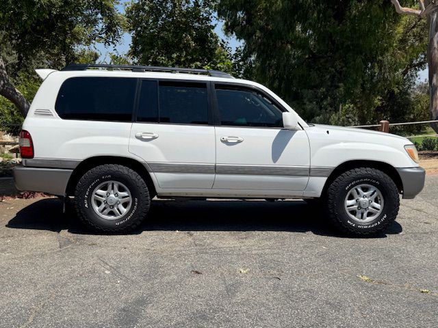 2006 Toyota Land Cruiser Image 2