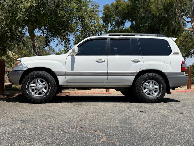 2006 Toyota Land Cruiser Image 3