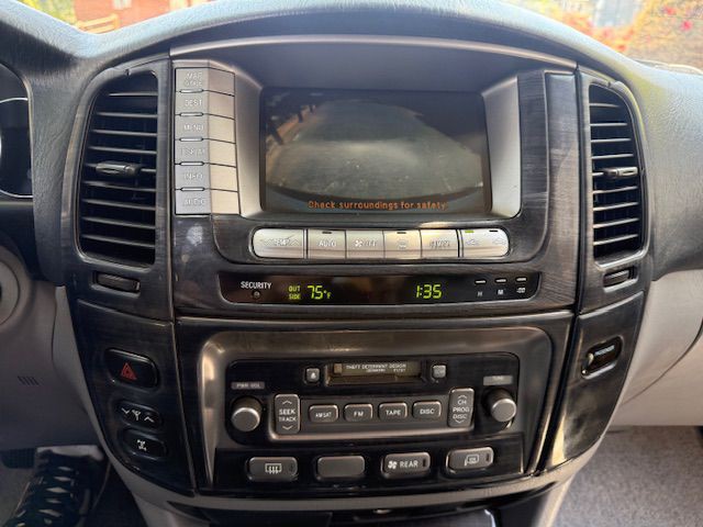 2006 Toyota Land Cruiser Image 12