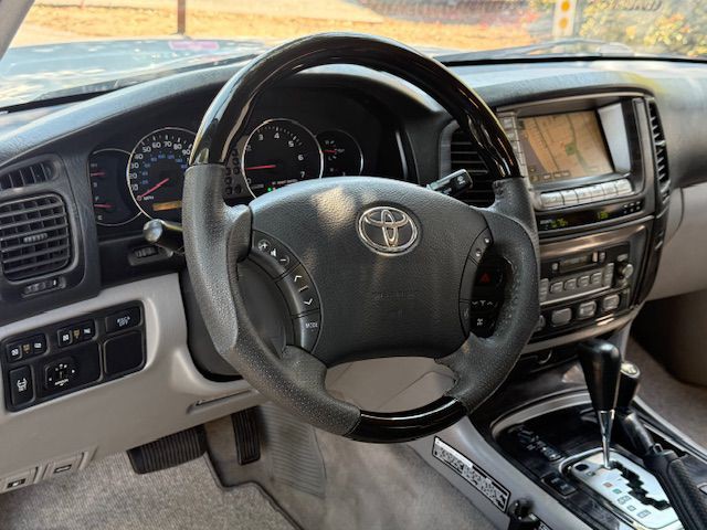 2006 Toyota Land Cruiser Image 15