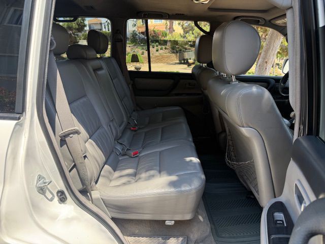 2006 Toyota Land Cruiser Image 18
