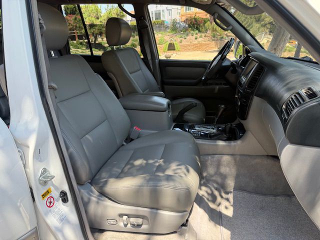2006 Toyota Land Cruiser Image 19
