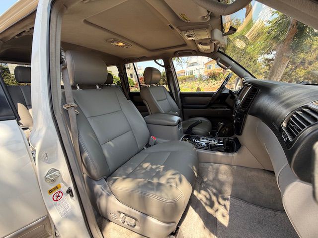 2006 Toyota Land Cruiser Image 20