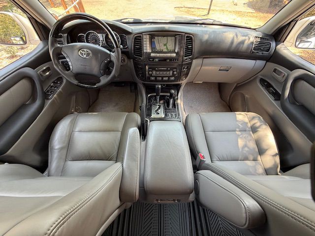 2006 Toyota Land Cruiser Image 23