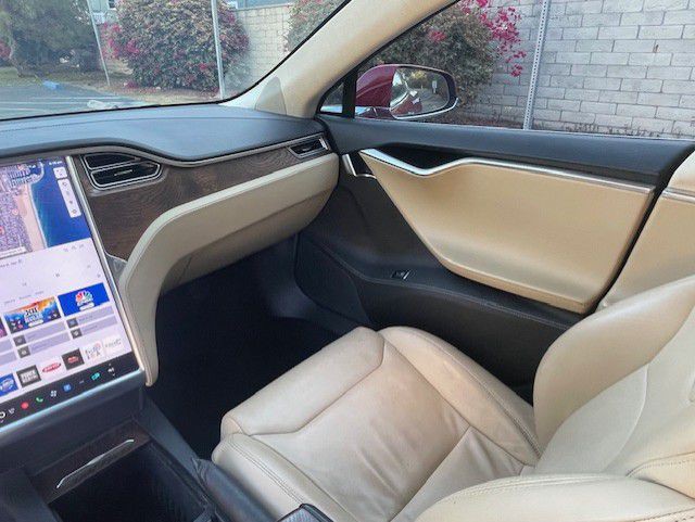 2017 Tesla Model S Image 17