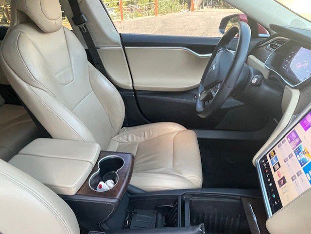 2017 Tesla Model S Image 18