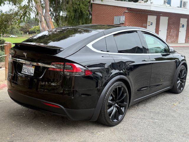 2017 Tesla Model X Image 2