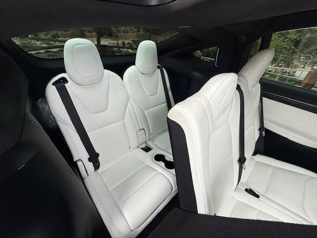 2017 Tesla Model X Image 9