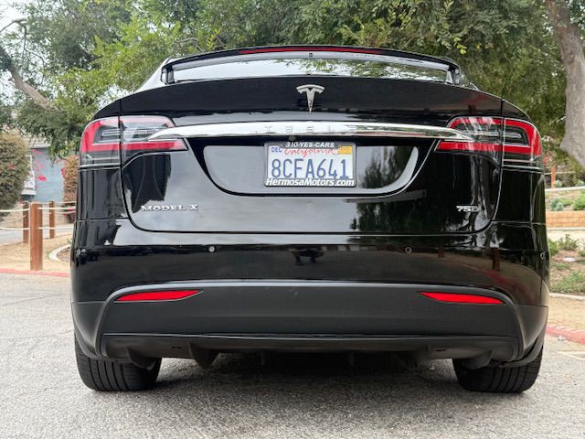 2017 Tesla Model X Image 34